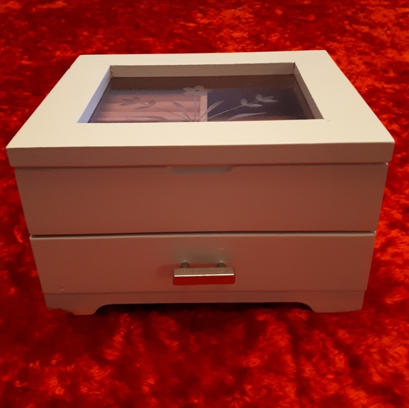 NEW White Jewellery Box - Picture 7 of 8